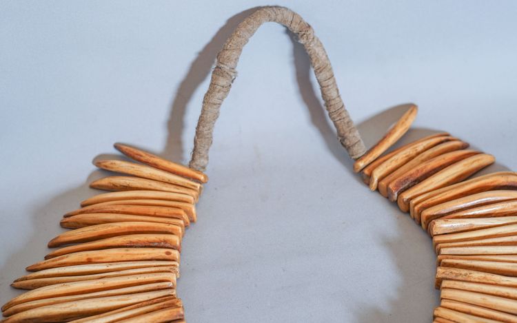 COLLIER TRIBAL, os de buffle,  Zoulous, Afrique du Sud