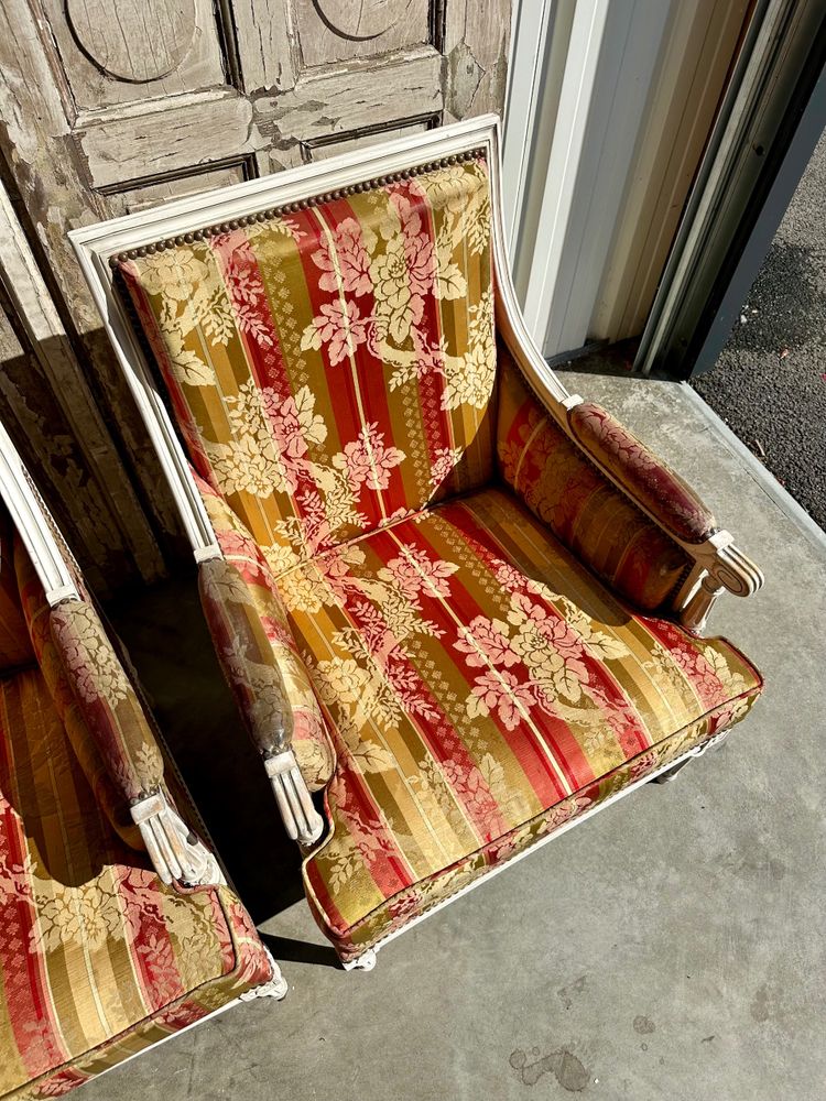 Coppia di bergère laccate in stile Luigi XVI 