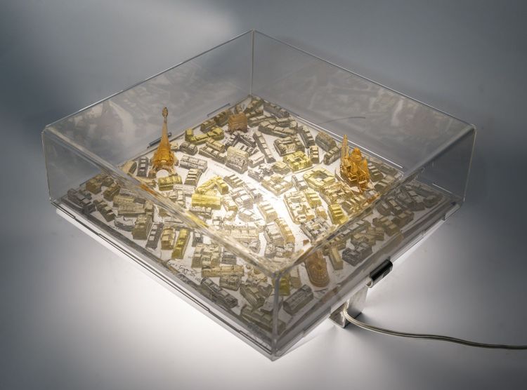 Illuminated model of Paris by Grigoris LAGOS