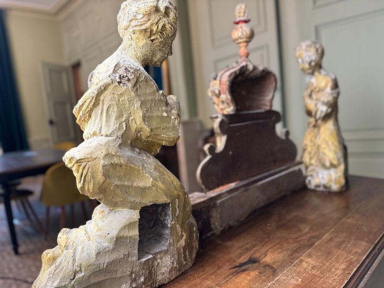 Coppia di angeli e galleria dell'altare - XVII secolo