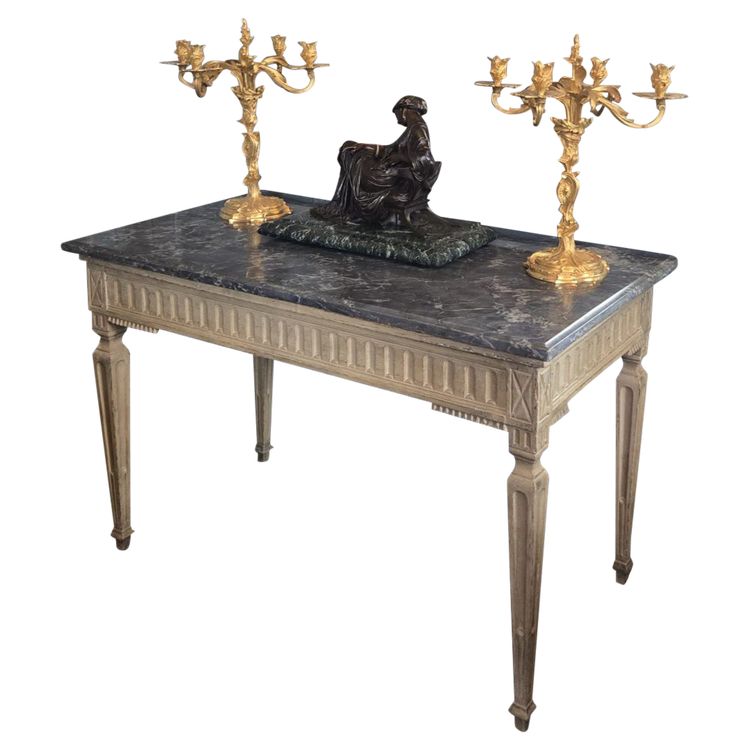 Tavolino da centro in legno dipinto in stile Luigi XVI, Francia, circa 1780.