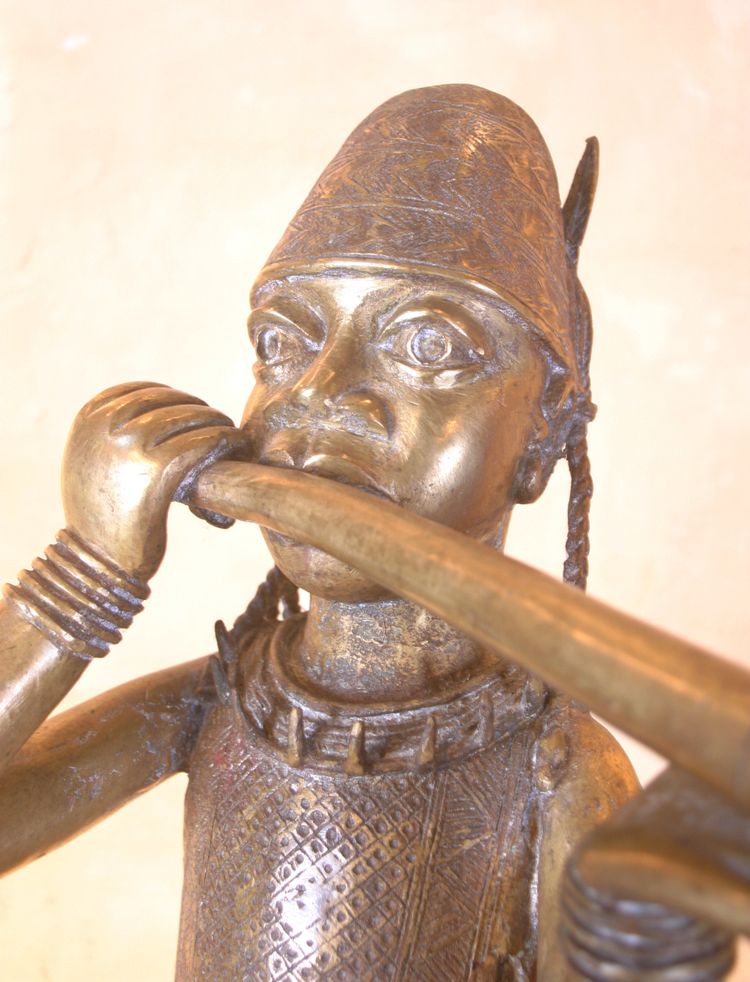 Importante statua in bronzo del Benin