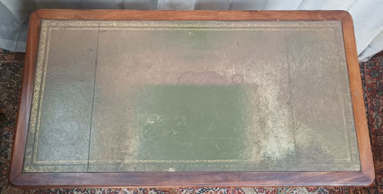Scrivania inglese in mogano del XIX secolo