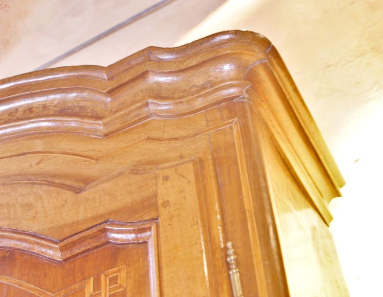 Large scriban sideboard in blond walnut
