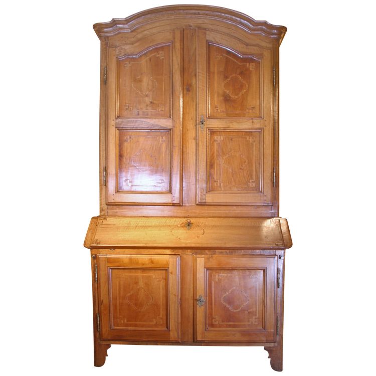 Large scriban sideboard in blond walnut