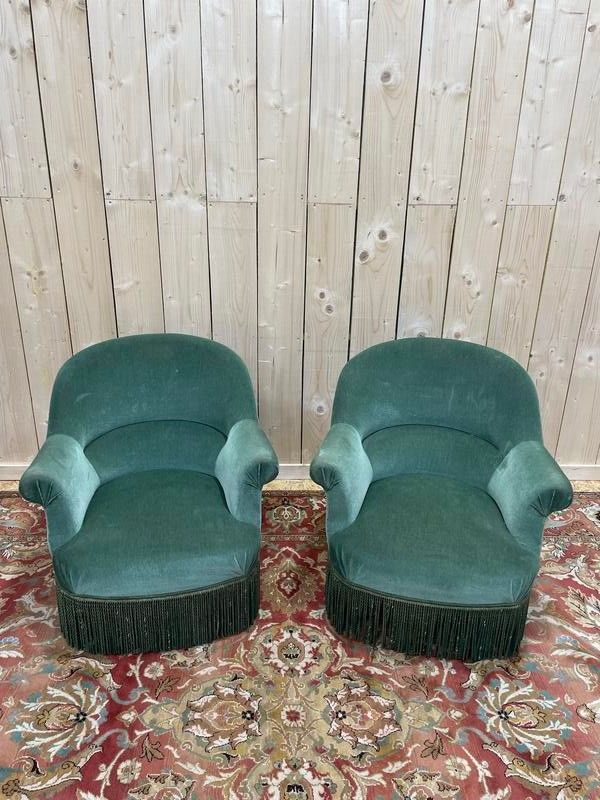 Paire de fauteuils crapaud en velours vert style Napoléon III