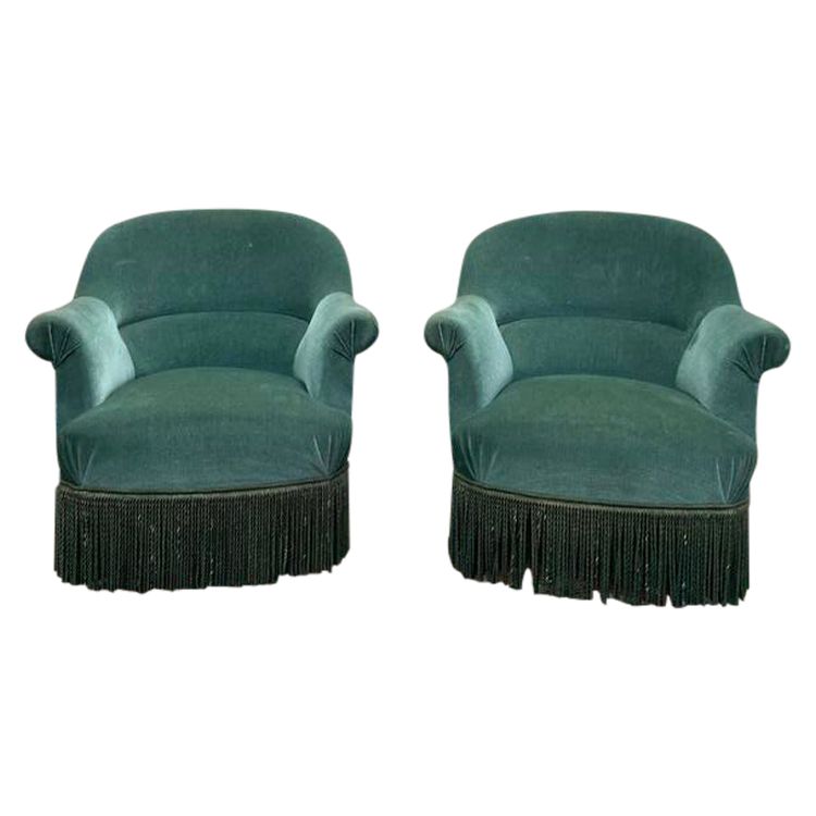 Paire de fauteuils crapaud en velours vert style Napoléon III