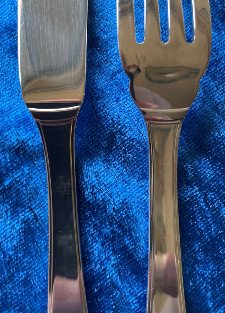 8 art deco fish cutlery sets.