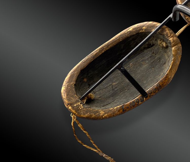 Pair of SNOW GOGGLES called yukluktaak - Iñupiat culture, Alaska - Late 19th century