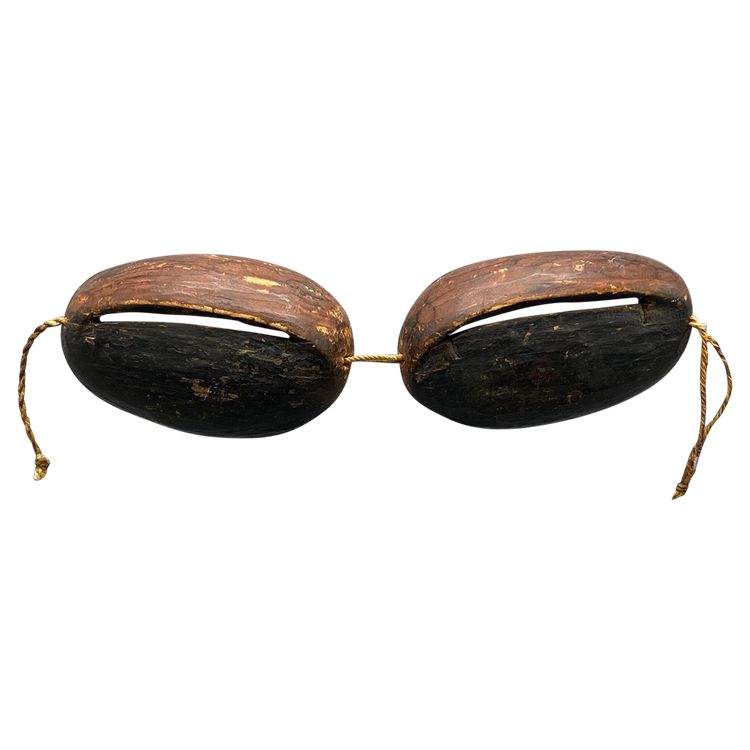 Pair of SNOW GOGGLES called yukluktaak - Iñupiat culture, Alaska - Late 19th century