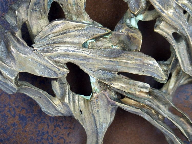 Scultura astratta in metallo nello stile di Jean Campa