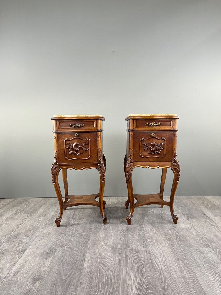 Paire de chevets Louis XV, marbre jaune, XIXe siècle