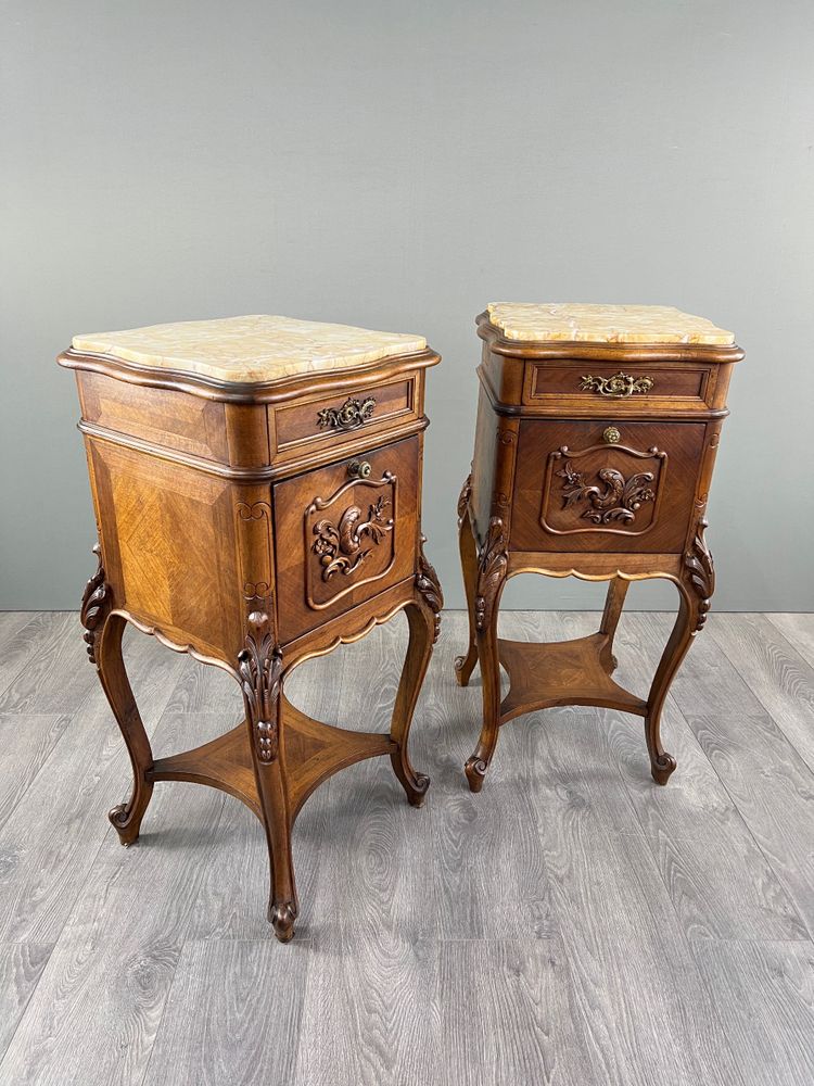 Paire de chevets Louis XV, marbre jaune, XIXe siècle