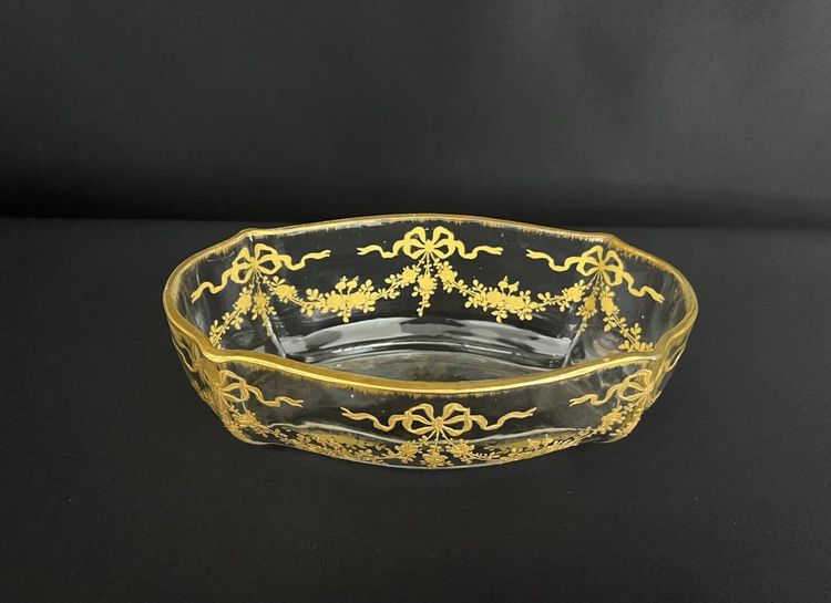 Vaso in cristallo con decorazione a rilievo in oro – Opera francese, fine XIX/inizio XX secolo