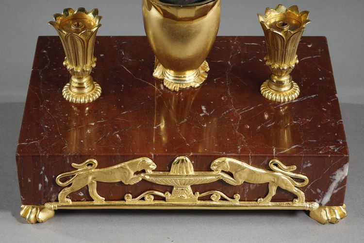 Calamaio in bronzo dorato e marmo rosso griotte, periodo Impero, inizi del XIX secolo