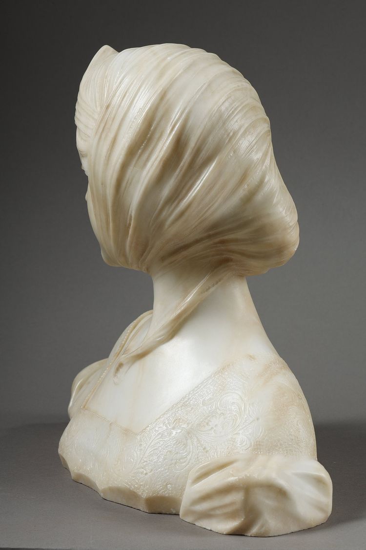 Busto di giovane donna in alabastro, firmato sul retro "A Genna" - Amadéo Gennarelli (1881-1943)
