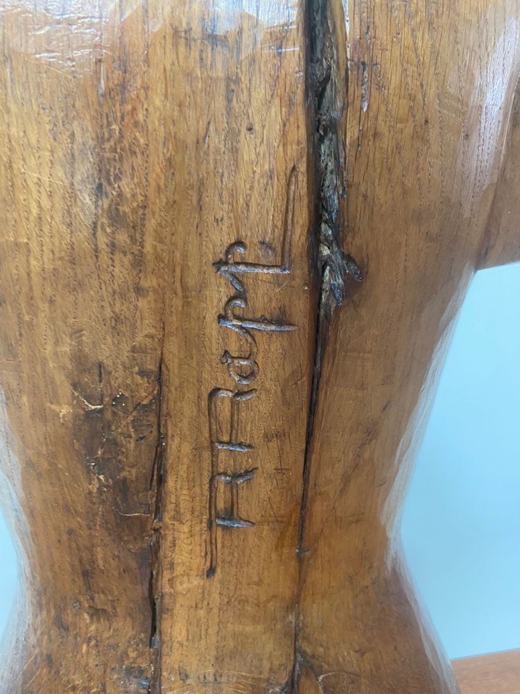 Busto femminile in legno scolpito, firmato Rapp.