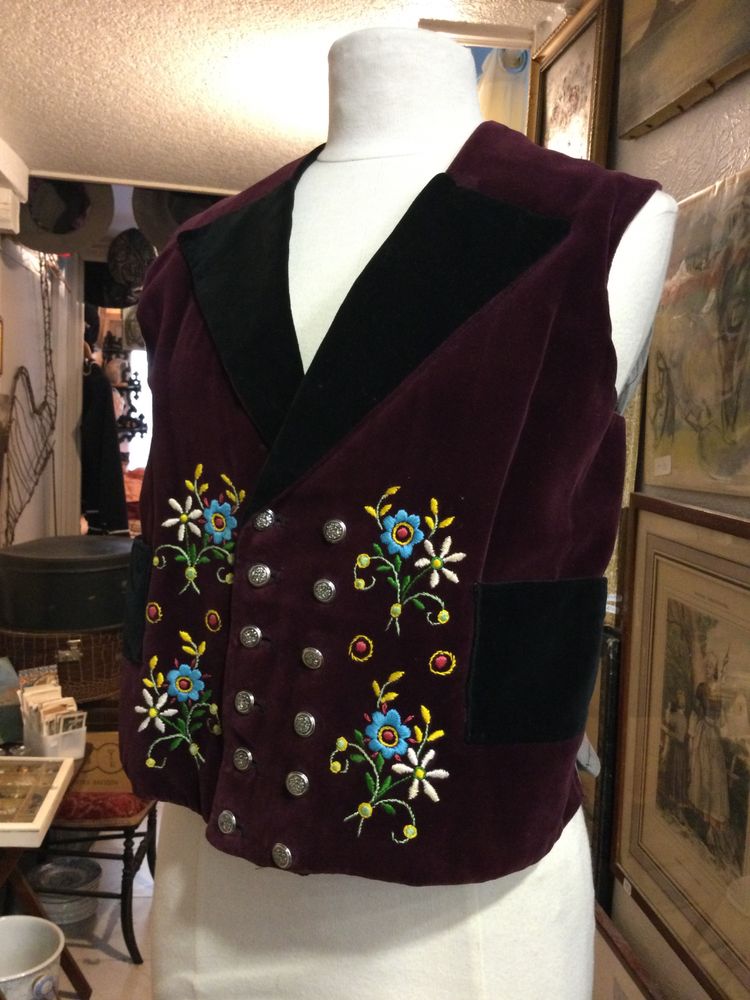 Embroidered vest from Morbihan
