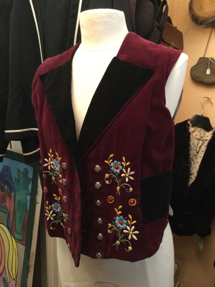 Embroidered vest from Morbihan