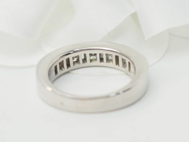 Mezza fede nuziale in oro bianco e diamanti da 1,06 ct