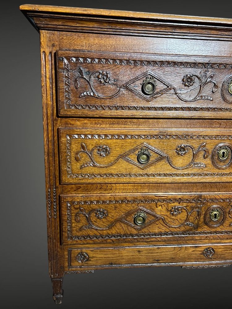 Commode époque Louis XVI