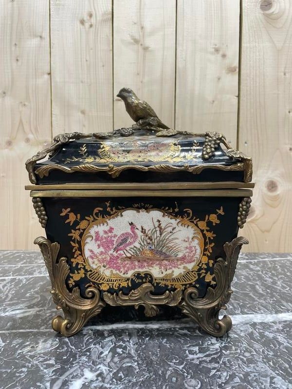 Polychrome and golden porcelain box with Napoleon III bronze mount frame