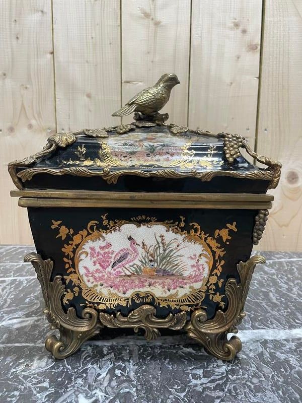 Polychrome and golden porcelain box with Napoleon III bronze mount frame