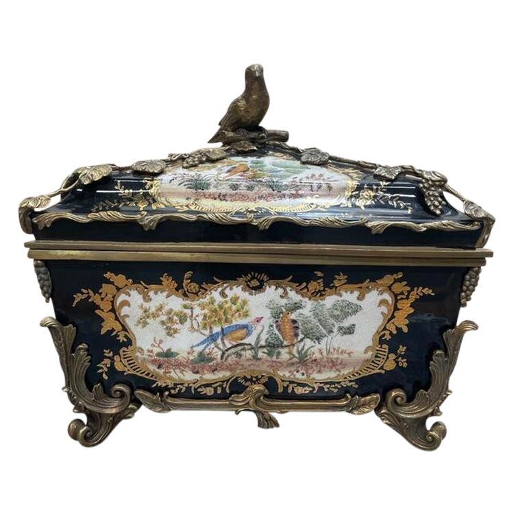 Polychrome and golden porcelain box with Napoleon III bronze mount frame