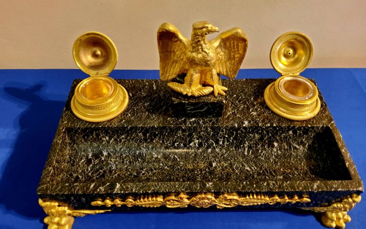 Double Inkwell with Imperial Eagle in gilded bronze and Green Marble, Empire style, 19th century