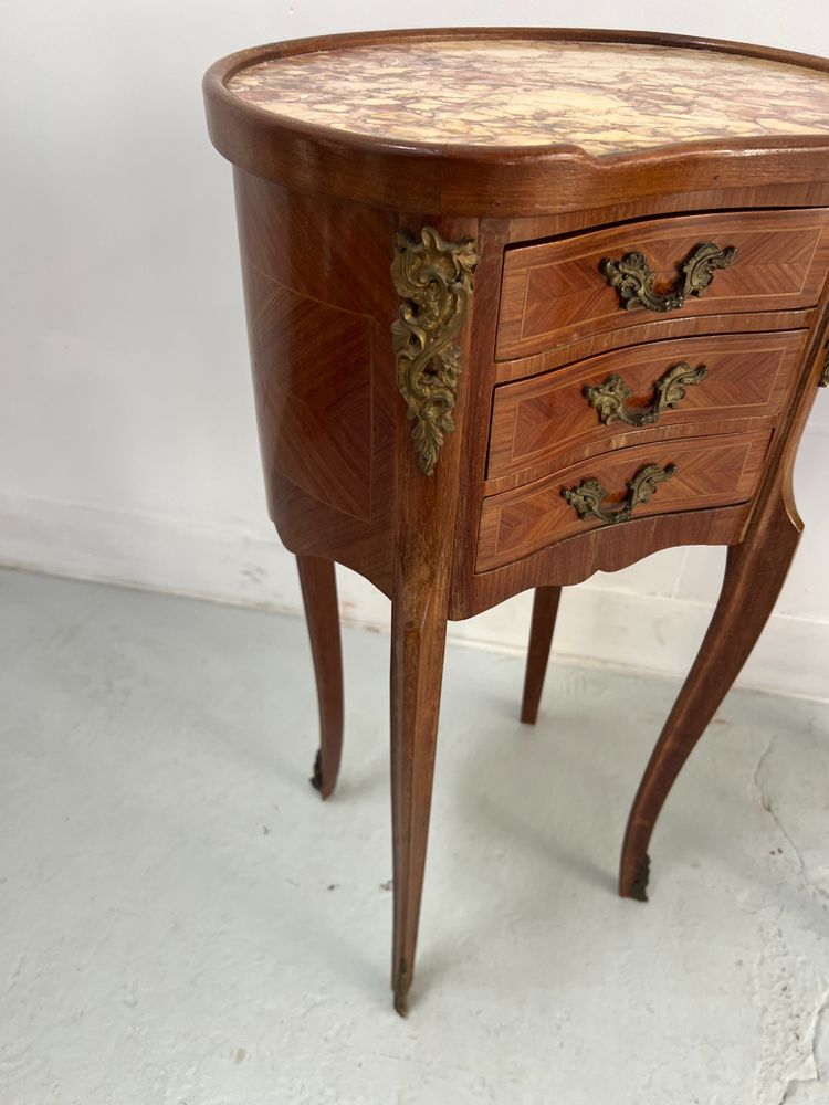 Coppia di comodini a forma di rene in palissandro in stile Luigi XV, XX secolo