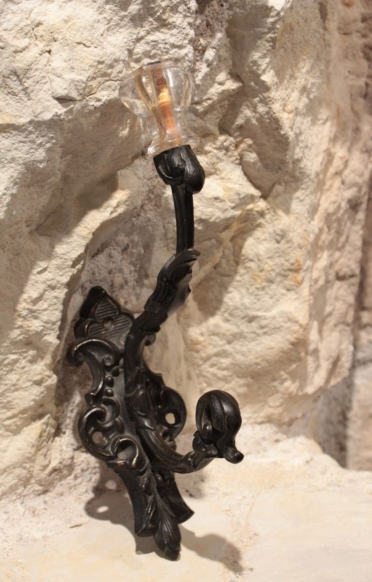 Appendiabiti in bronzo patinato e vetro, fine XIX secolo
