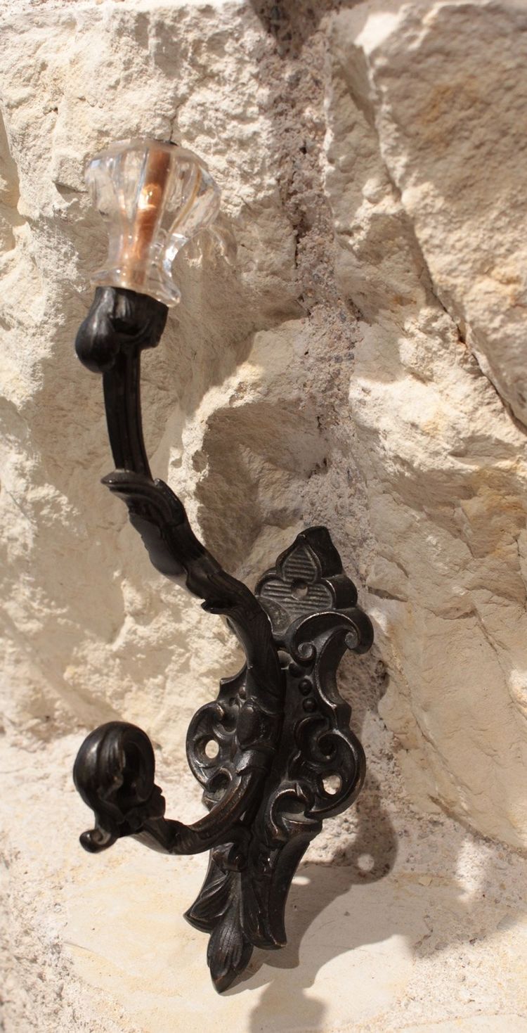 Appendiabiti in bronzo patinato e vetro, fine XIX secolo