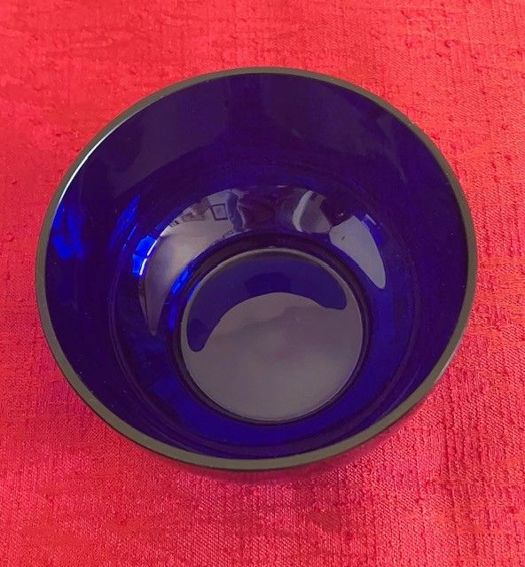 Empire-Restoration style cup in silvered bronze and midnight blue crystal from the late 19th century