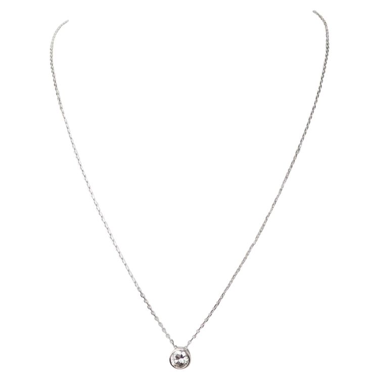 Collana con solitario in oro bianco e diamanti da 0,77 ct 