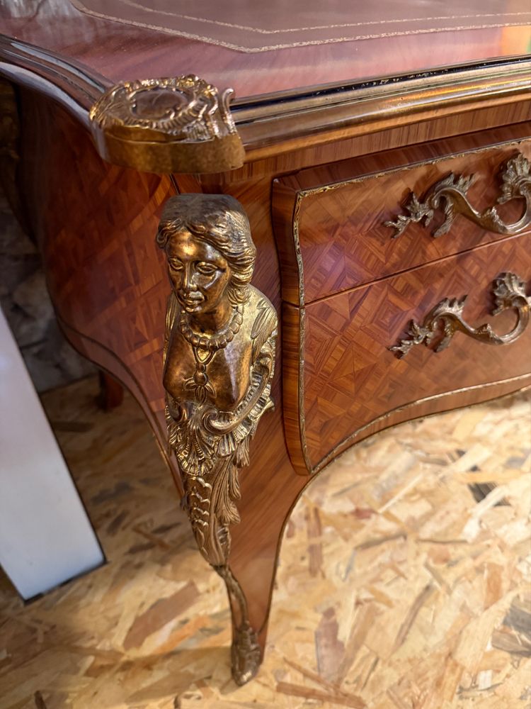 Scrivania intarsiata in stile Luigi XV