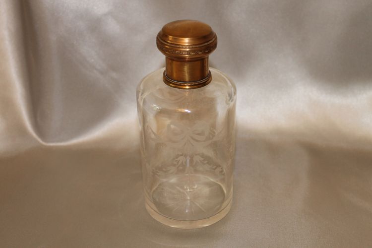 Louis XVI style engraved glass toiletry set, late 19th century