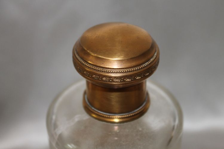 Louis XVI style engraved glass toiletry set, late 19th century