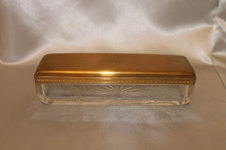 Louis XVI style engraved glass toiletry set, late 19th century