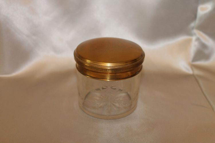 Louis XVI style engraved glass toiletry set, late 19th century