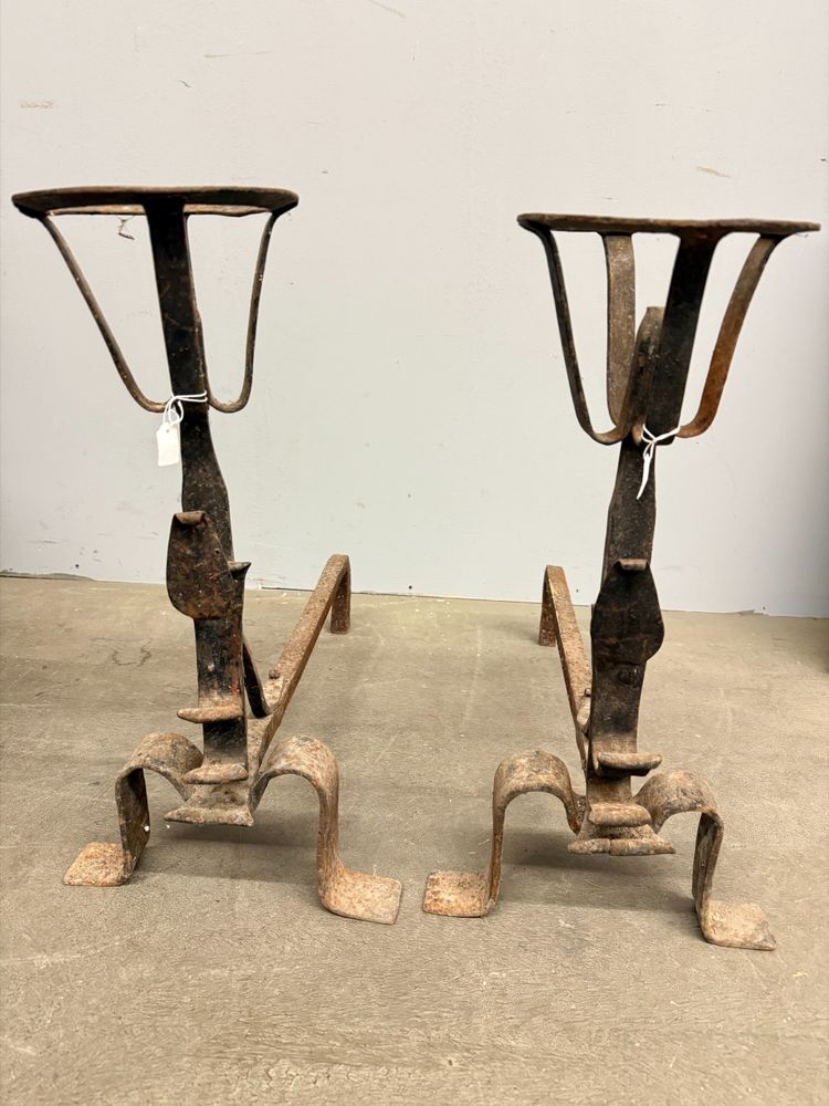 Ancienne paire de chenets toscans en fer forgé, XVIIIe siècle, 57x30 cm