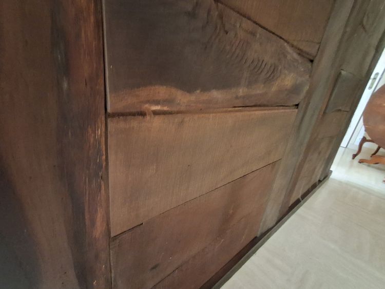 Mobiletto in ciliegio di Rennes firmato e datato 1858