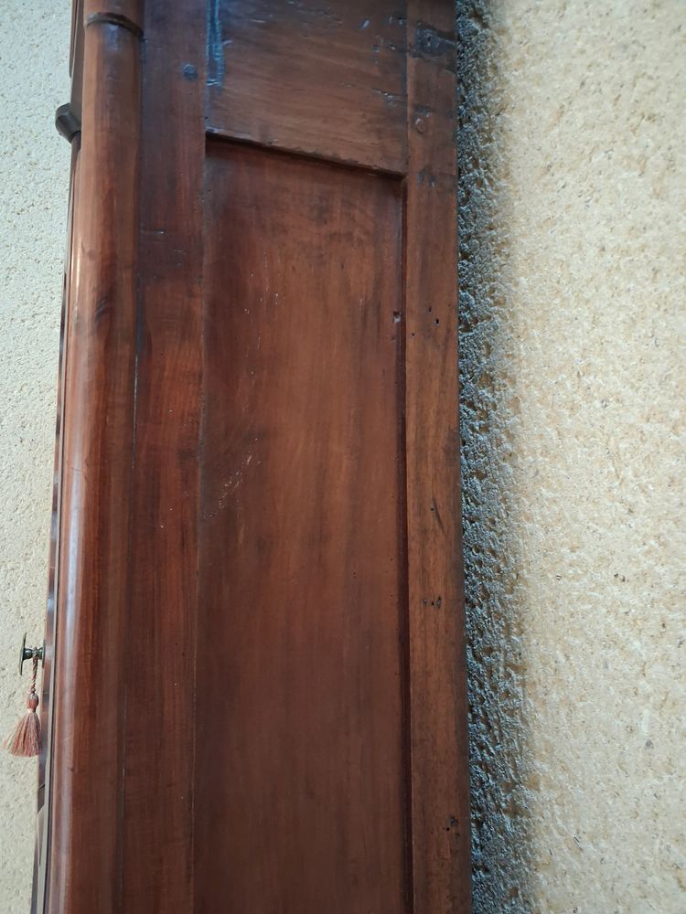 Standuhr aus dem 19. Jahrhundert 
