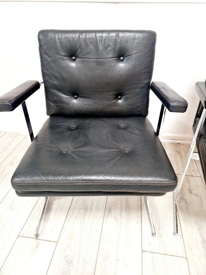 Paire de fauteuils Delphi de Robin Day Hille du milieu du siècle