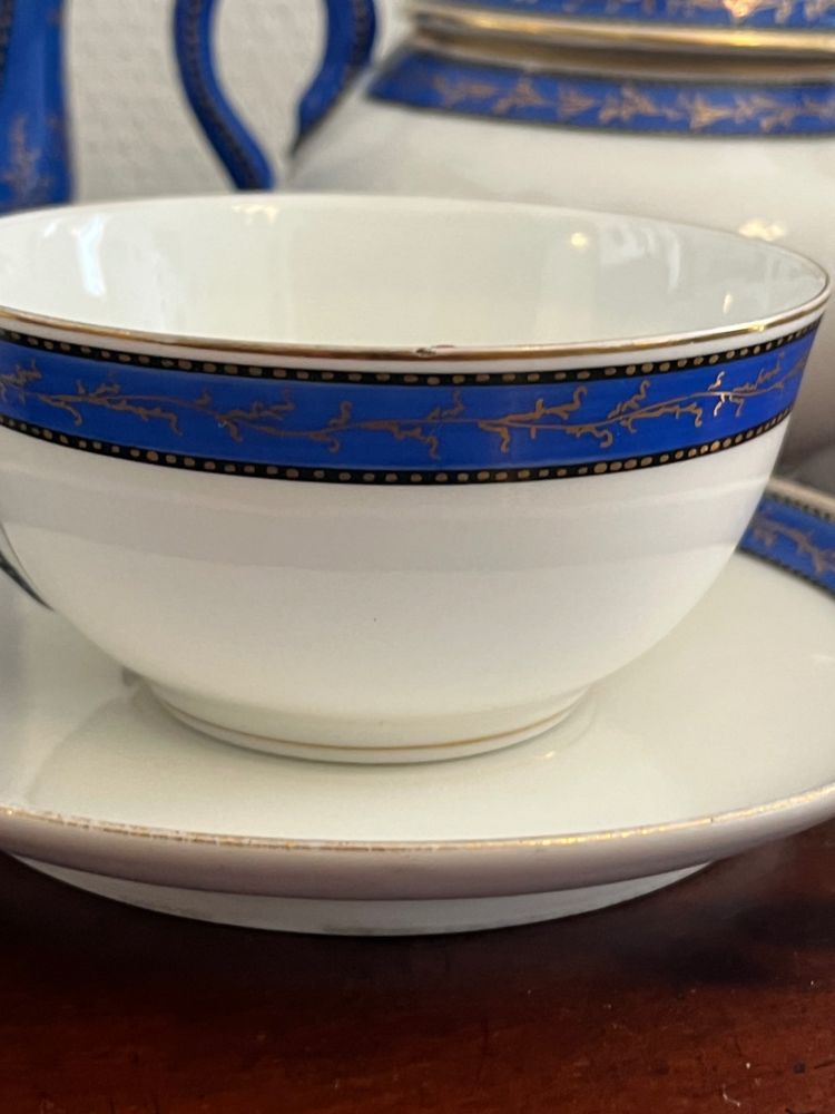 Service à thé « égoïste » porcelaine l’Escalier de Cristal