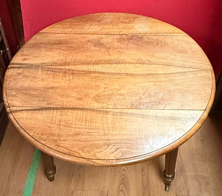 Table en noyer