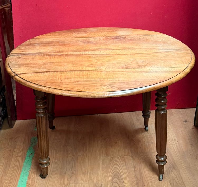 Table en noyer