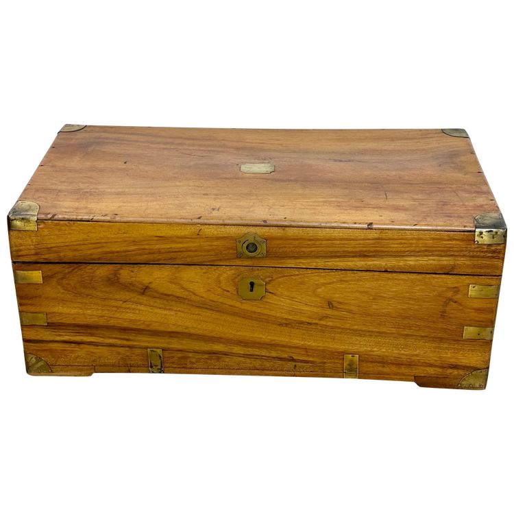 Baule coloniale in legno di canfora marina del XIX secolo