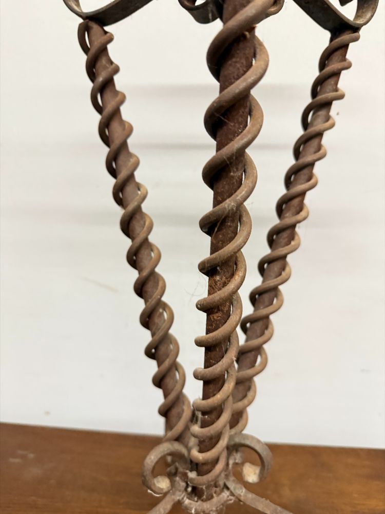 Porta vaso in ferro battuto Liberty, primi '900, 61x29 cm