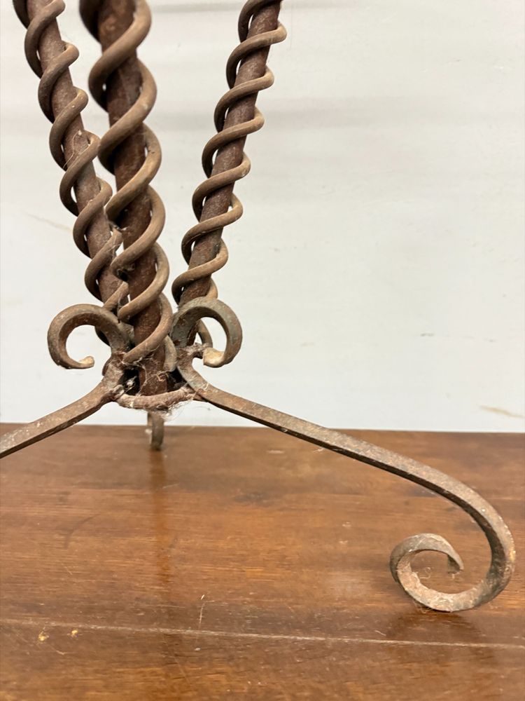 Porta vaso in ferro battuto Liberty, primi '900, 61x29 cm