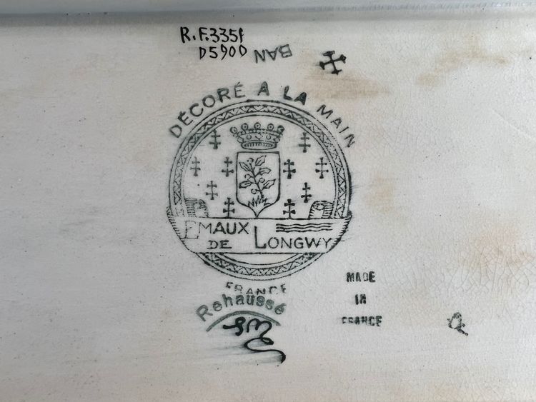 Piatto per torta smaltato Longwy – decorazione floreale policroma – circa 1950